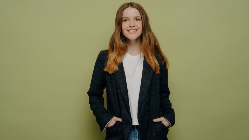 woman wearing a lightweight blazer